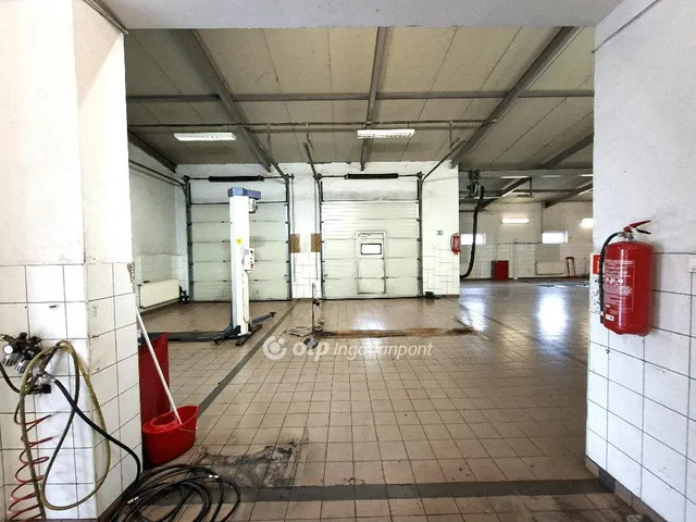 Eladó kereskedelmi és ipari ingatlan Ercsi 450 nm