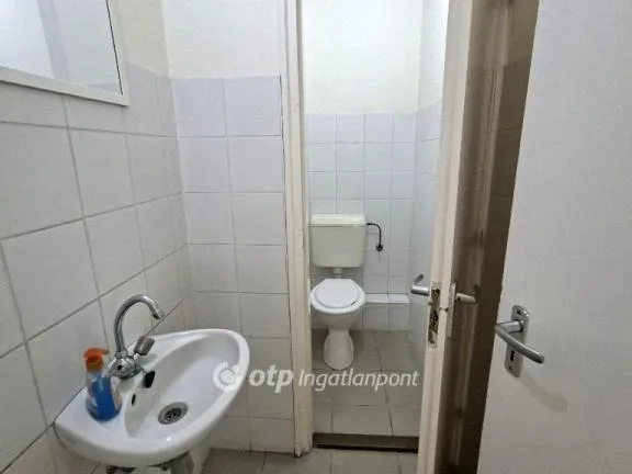 Eladó kereskedelmi és ipari ingatlan Ercsi 450 nm