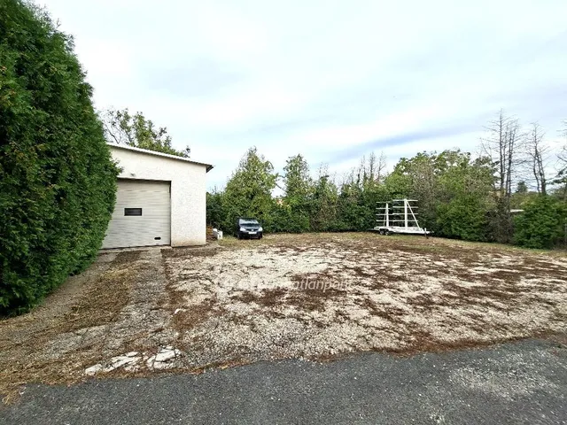 Eladó kereskedelmi és ipari ingatlan Ercsi 450 nm