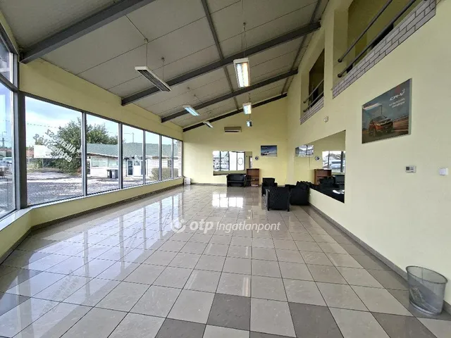 Eladó kereskedelmi és ipari ingatlan Ercsi 450 nm
