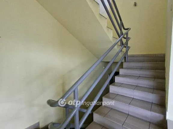 Eladó kereskedelmi és ipari ingatlan Ercsi 450 nm