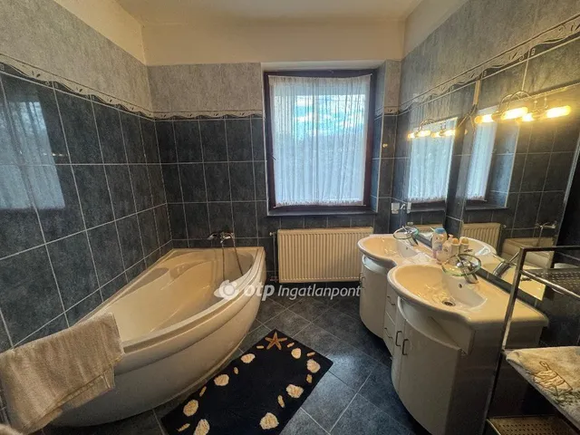 Eladó ház Érd 179 nm