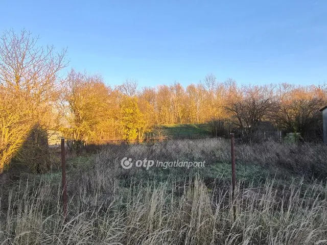 Eladó telek Ercsi 522 nm