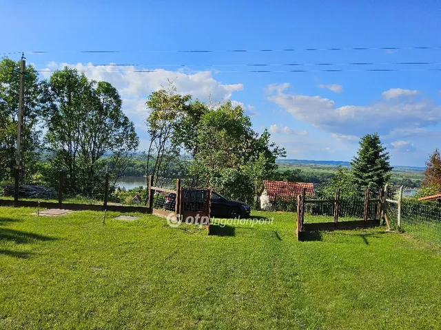 Eladó telek Dunaalmás 2642 nm