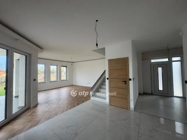 Eladó ház Velence 190 nm