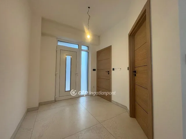 Eladó ház Velence, Bencehegy 190 nm