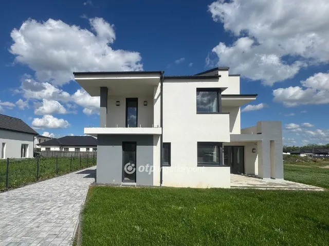 Eladó ház Velence, Bencehegy 190 nm