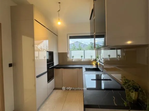 Eladó ház Velence, Bencehegy 190 nm