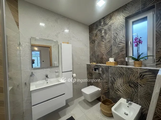 Eladó ház Velence, Bencehegy 190 nm