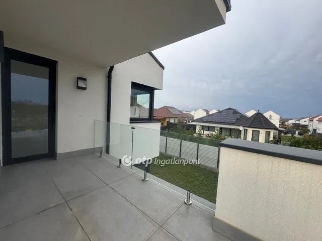 Eladó ház Velence, Bencehegy 190 nm