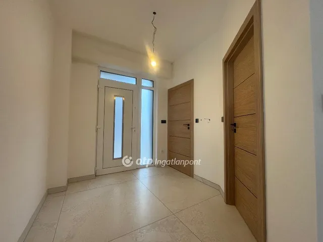 Eladó ház Velence, Bencehegy 190 nm