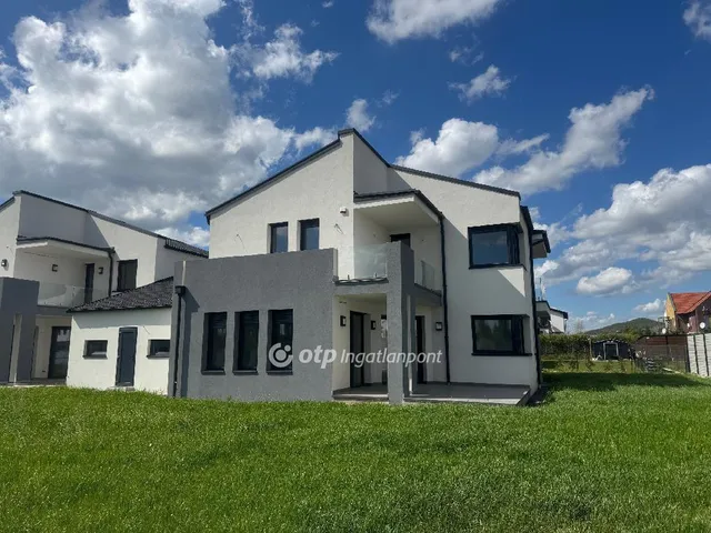 Eladó ház Velence, Bencehegy 190 nm