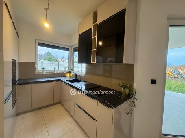 Eladó ház Velence, Bencehegy 190 nm