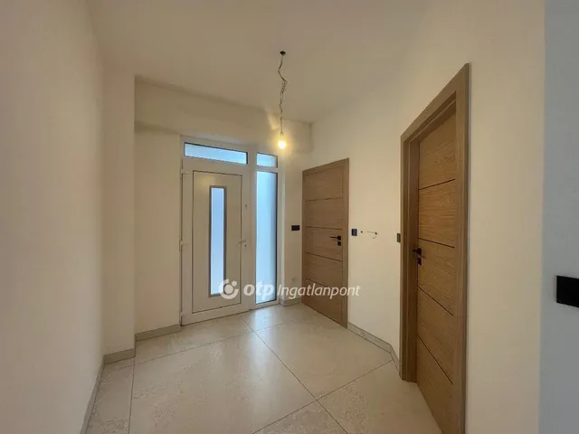 Eladó ház Velence 190 nm