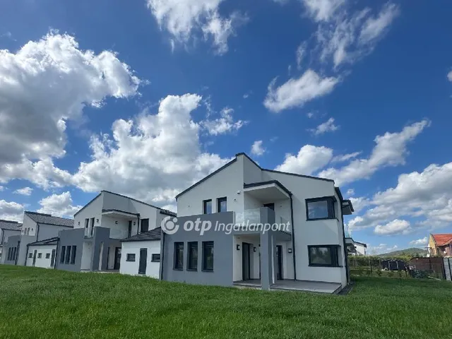 Eladó ház Velence, Bencehegy 190 nm