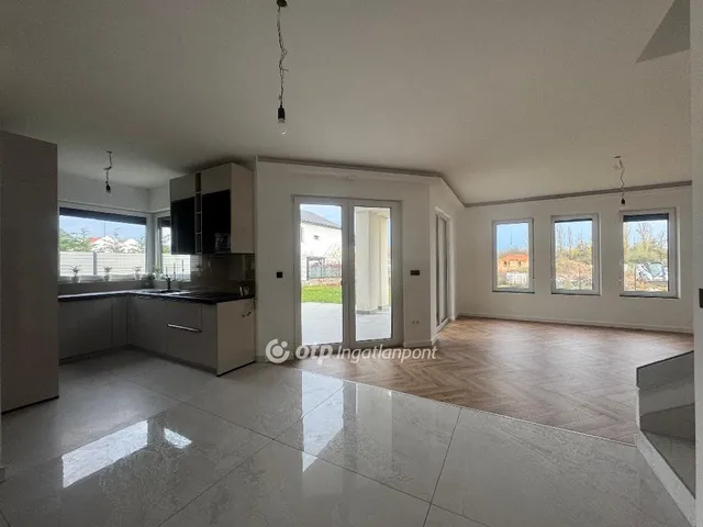 Eladó ház Velence, Bencehegy 190 nm