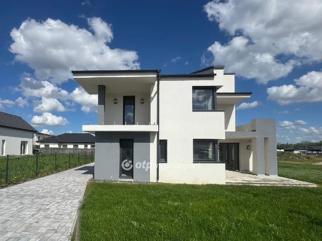 Eladó ház Velence, Bencehegy 190 nm