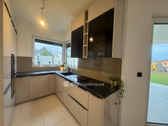 Eladó ház Velence, Bencehegy 190 nm