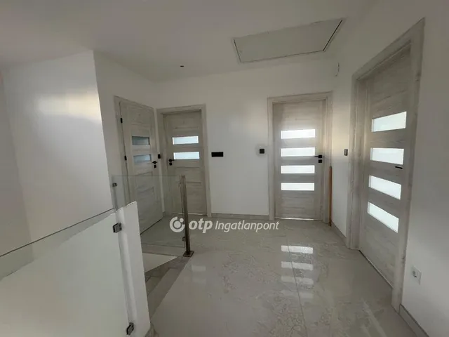 Eladó ház Velence, Bencehegy 190 nm