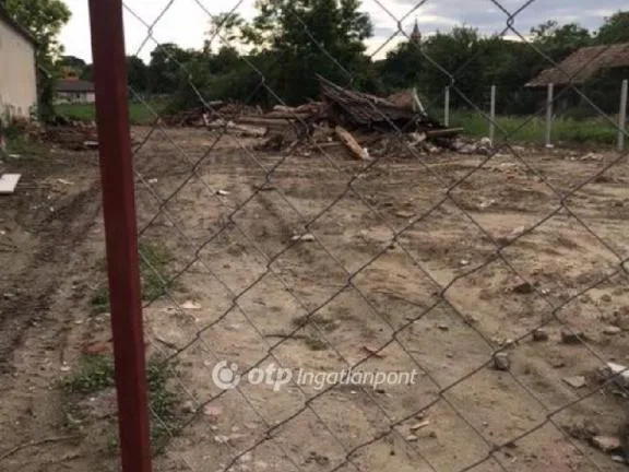 Eladó telek Gyúró 2178 nm