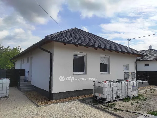 Eladó ház Százhalombatta 61 nm
