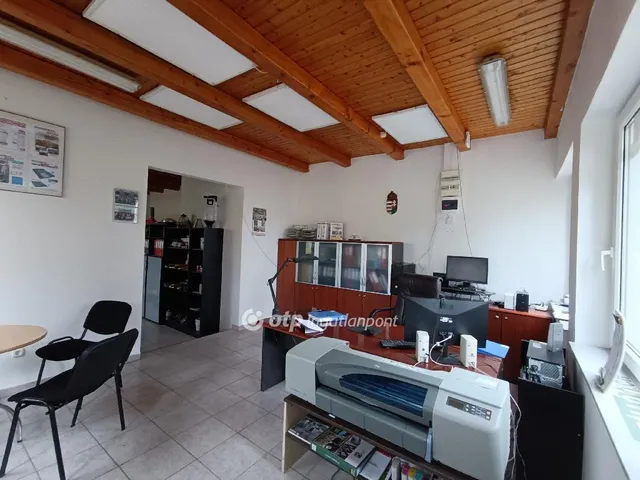 Eladó kereskedelmi és ipari ingatlan Herceghalom 121 nm