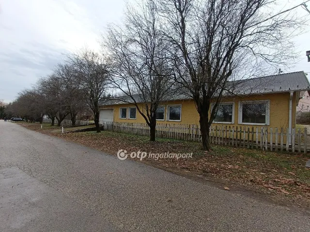 Eladó kereskedelmi és ipari ingatlan Herceghalom 121 nm