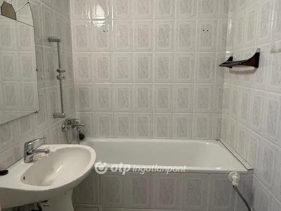 Eladó lakás Dunaújváros 58 nm