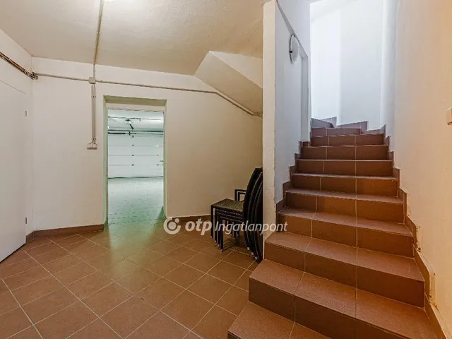 Eladó ház Budaörs 270 nm