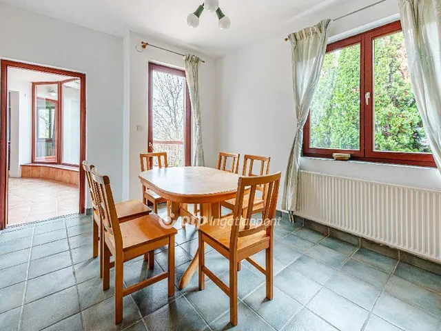 Eladó ház Budaörs 270 nm