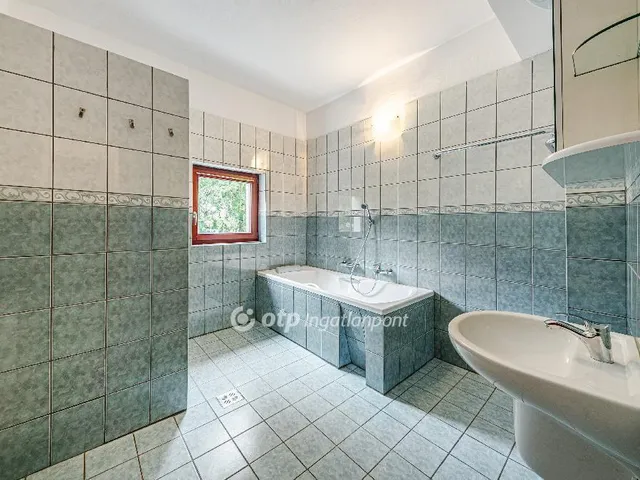 Eladó ház Budaörs 270 nm