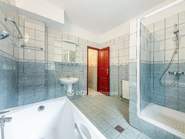 Eladó ház Budaörs 270 nm