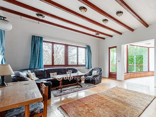 Eladó ház Budaörs 270 nm