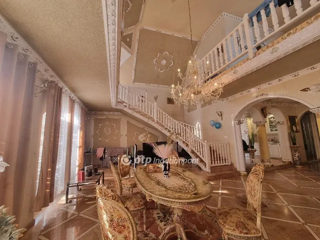 Eladó ház Érd 400 nm