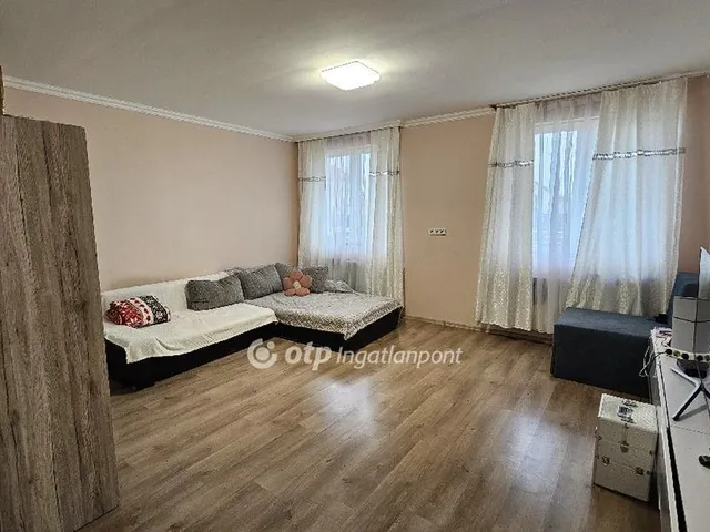 Eladó ház Pusztaszabolcs 130 nm