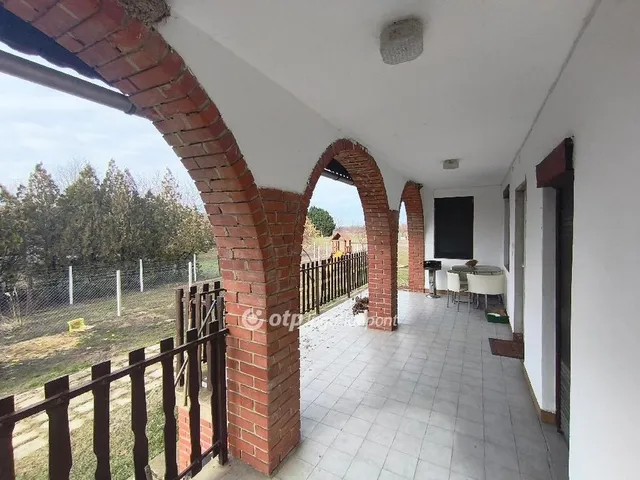 Eladó ház Gárdony, Dinnyés 172 nm