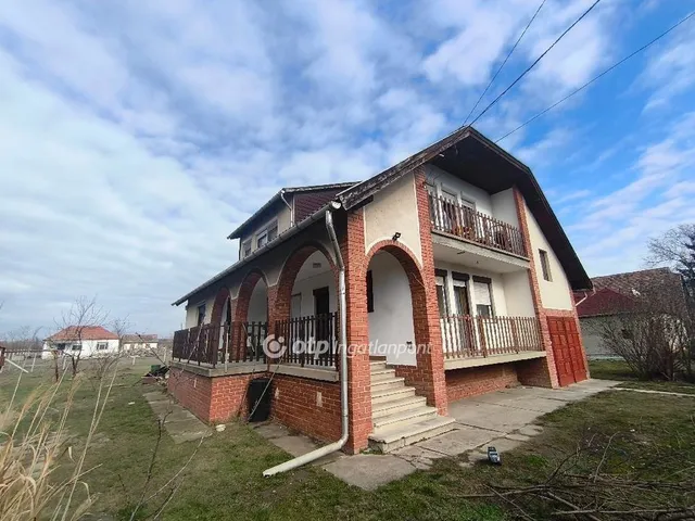 Eladó ház Gárdony, Dinnyés 172 nm