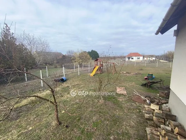 Eladó ház Gárdony, Dinnyés 172 nm