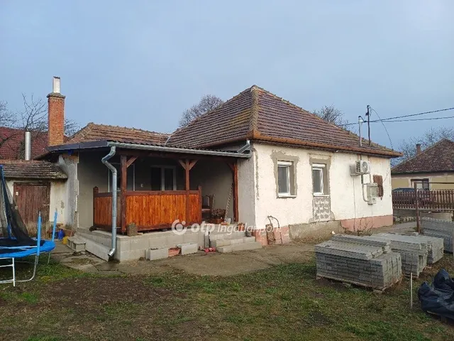 Eladó ház Pusztaszabolcs 80 nm