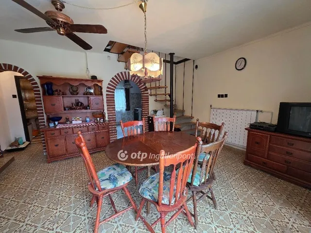 Eladó ház Velence 164 nm