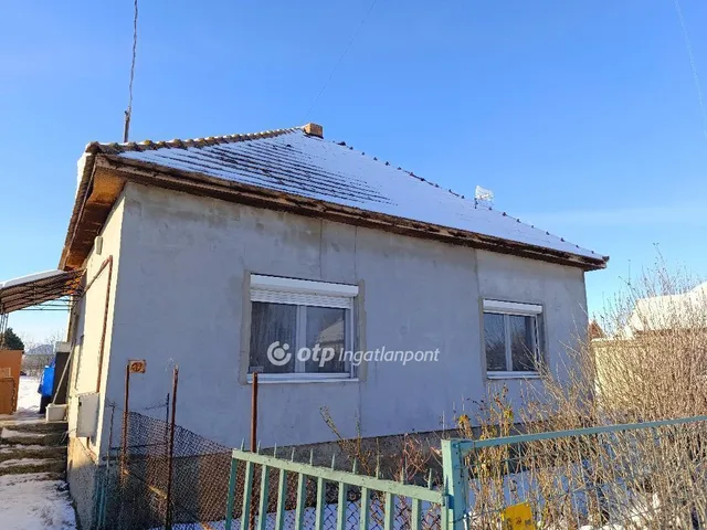 Eladó ház Ercsi 72 nm