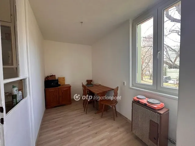 Eladó lakás Budapest IX. kerület, József Attila lakótelep 37 nm