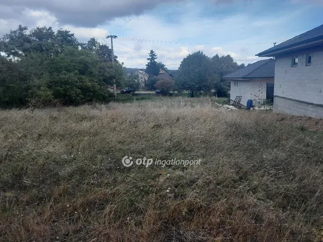 Eladó telek Szár 1028 nm