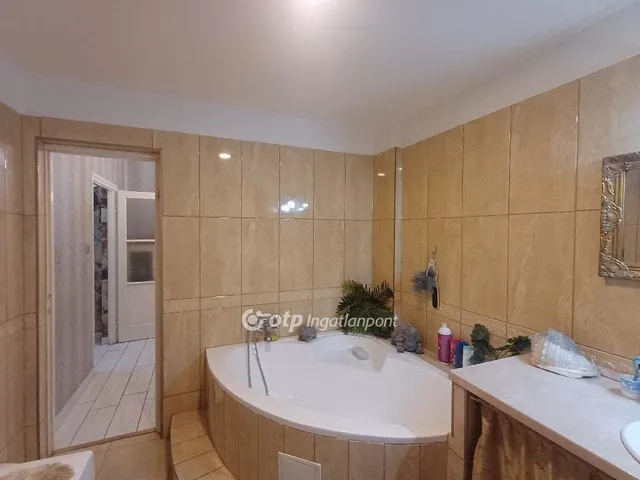 Eladó ház Ercsi 250 nm