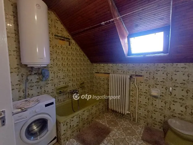 Eladó ház Ercsi 250 nm