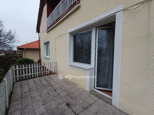 Eladó ház Pusztaszabolcs 192 nm