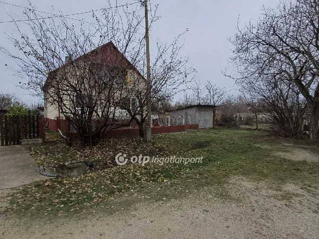 Eladó ház Pusztaszabolcs 192 nm