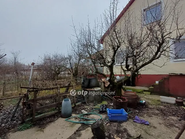 Eladó ház Pusztaszabolcs 192 nm