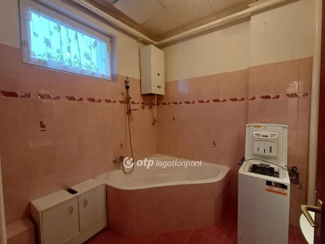 Eladó ház Pusztaszabolcs 192 nm