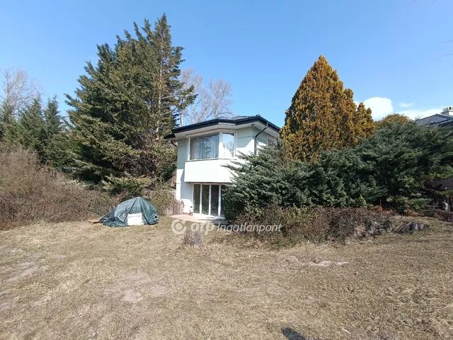 Eladó ház Szigetmonostor 345 nm